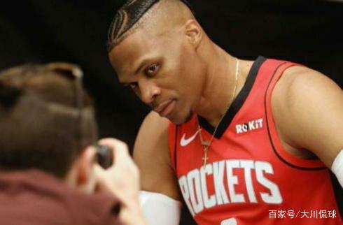 韩媒：全北现代外籍助教涉嫌“拉眼角”种族歧视韩国裁判