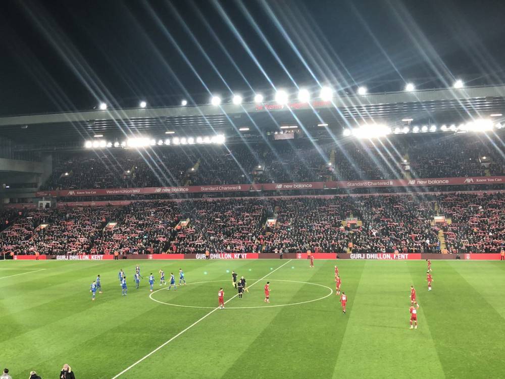 考虑下场欧冠关闭南看台，德雷森：放烟火的球迷