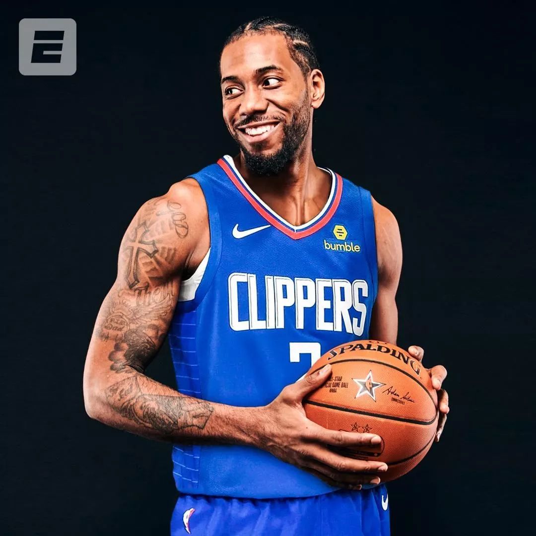 图片报：狼堡想挖多特体育总监凯尔，后者与多特合同到2027年