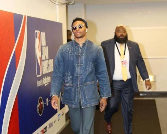 巨人队坂本勇人击出通算第297轰再见全垒打！逆转险胜横滨 DeNA｜日职