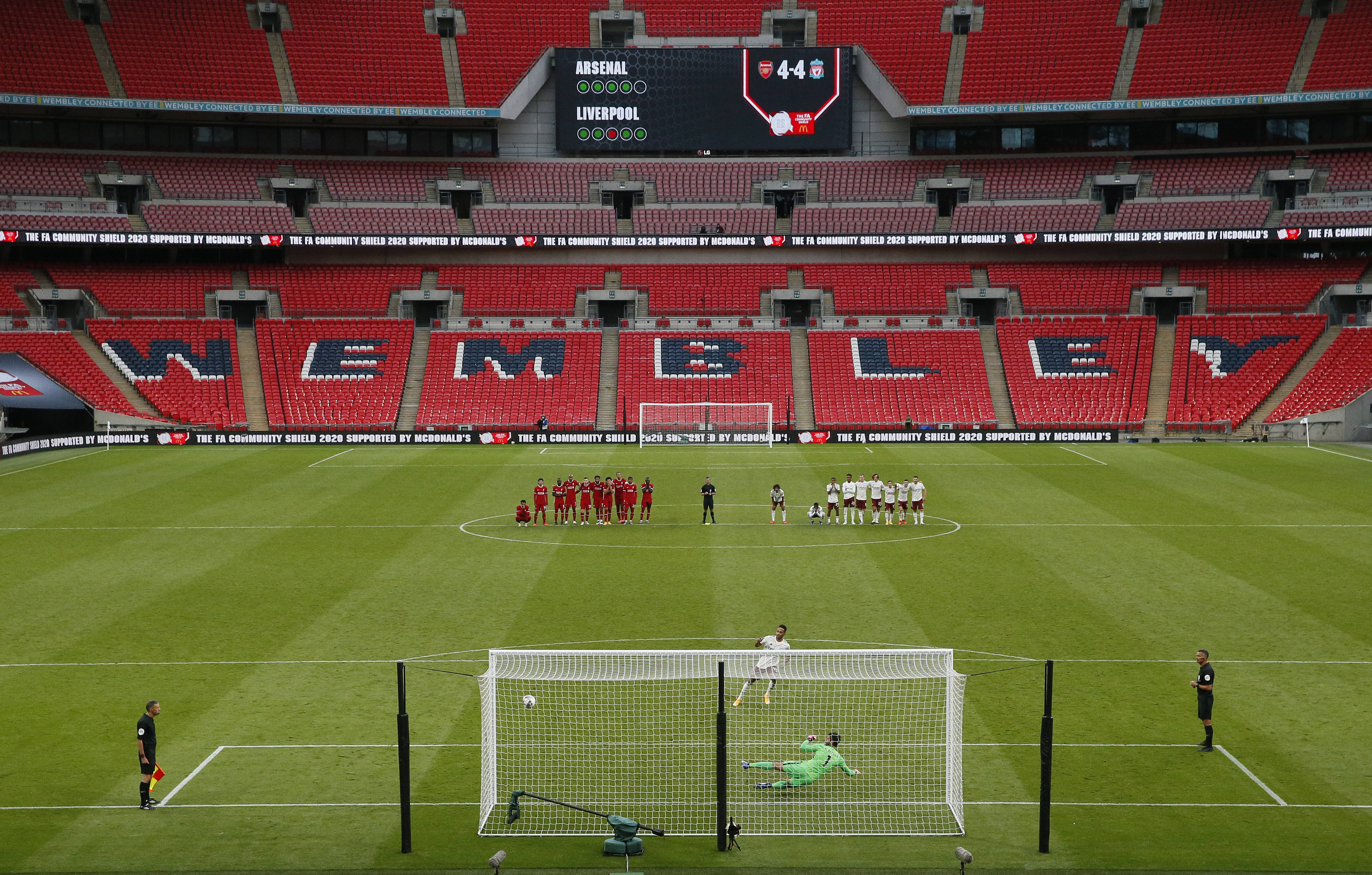 首发出战圣保利！诺伊尔追平伊梅尔并列德甲门将出场榜次席